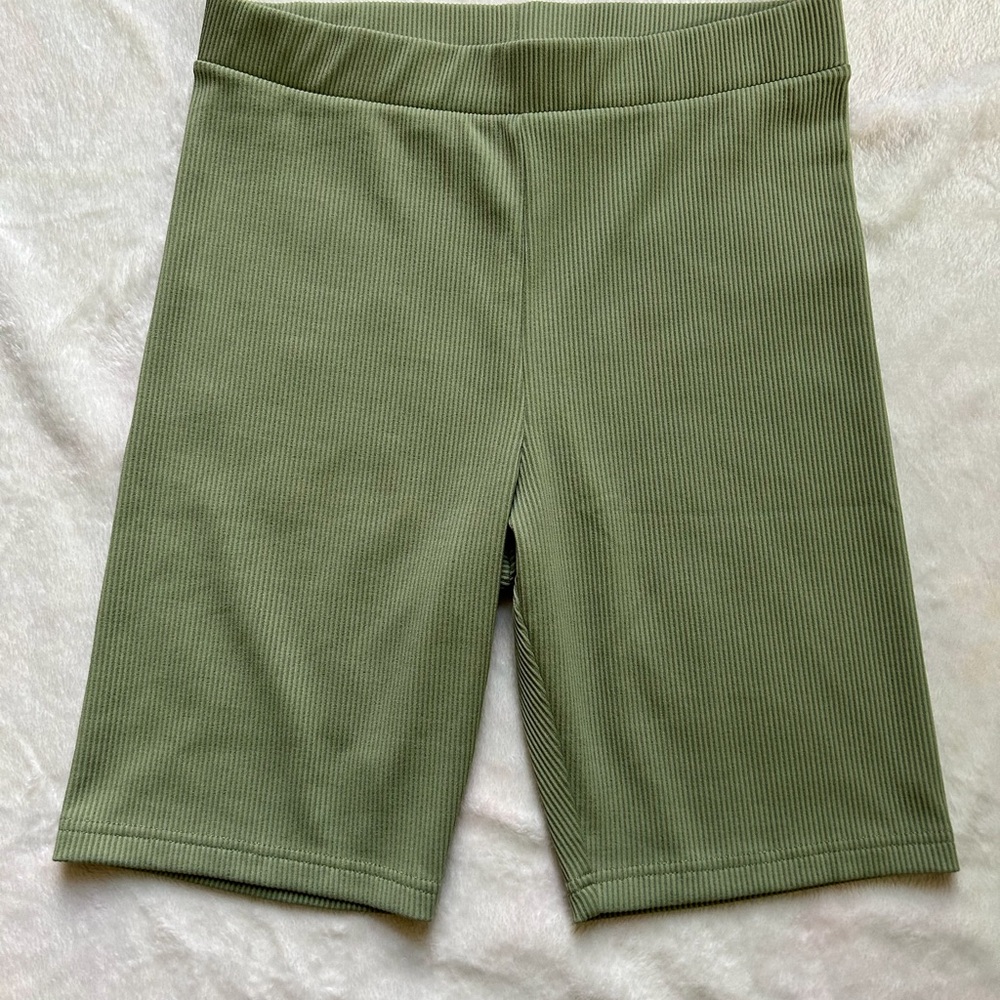 H & M bike shorts